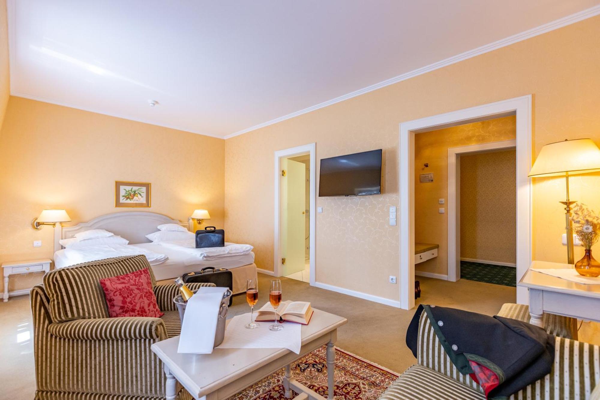 Hotel Romantik Zehntkeller 3*